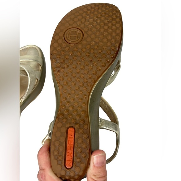 Cole Haan Regina w/Nike Air Insoles LeatherPlatform Gold Metallic Sandals SZ 8B - Picture 11 of 15